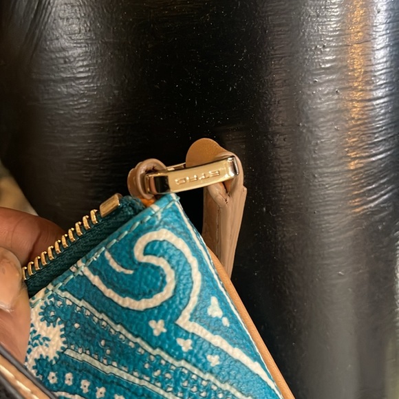 🌟🌟Etro Paisley Crossbody. - Picture 7 of 14